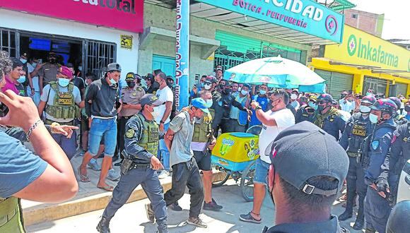 Efectivos policiales lograron detener a alias “Chatino”, de Colombia y a alias “Chamo” de Venezuela, con un arma y municiones. Ellos integrarían la banda “Los Rápidos de Zarumilla”.
