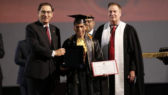 Presidente Vizcarra encabezó ceremonia de Graduación del Instituto Tecnológico de las FFAA