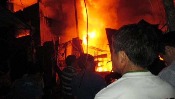 Así fue el incendio en mercado La Hermelinda (Video)