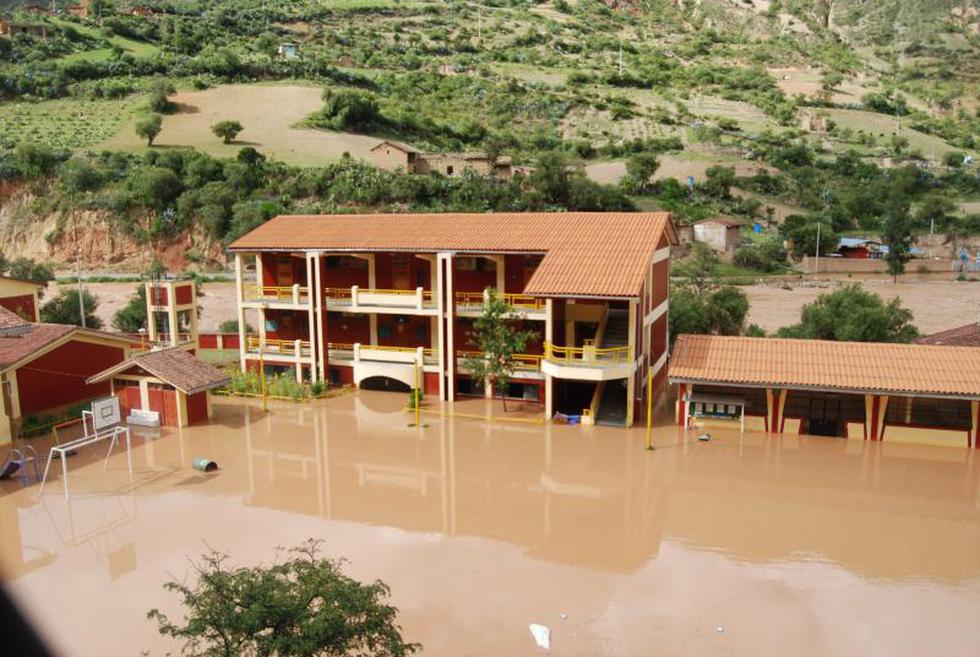 Centros educativos de Izcuchaca se inundan