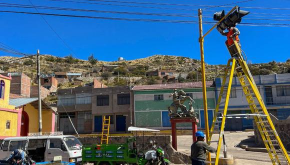 Instalaron semáforo en el barrio Chejoña. Foto/Difusión.