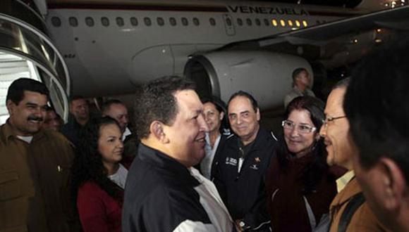 Chávez retorna Venezuela tras estar nueve días en tratamiento en Cuba