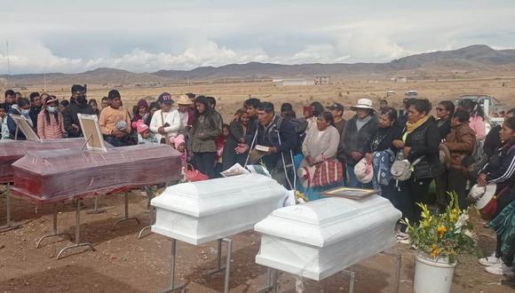 Vecinos se solidarizaron con familia para poder enterrarlos. Puno. Foto/Difusión.