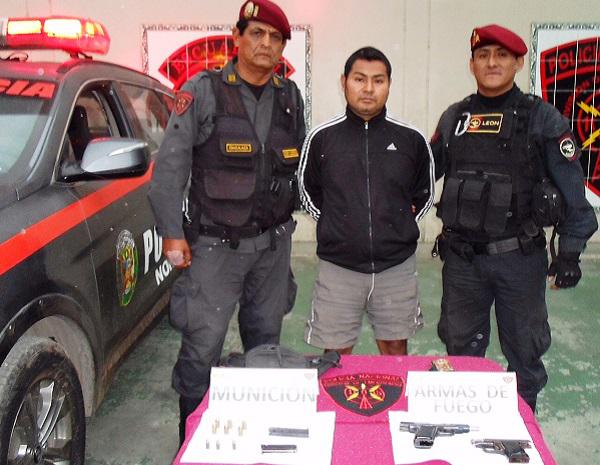 Policía incautan dos armas cargadas a sujeto en Comas.