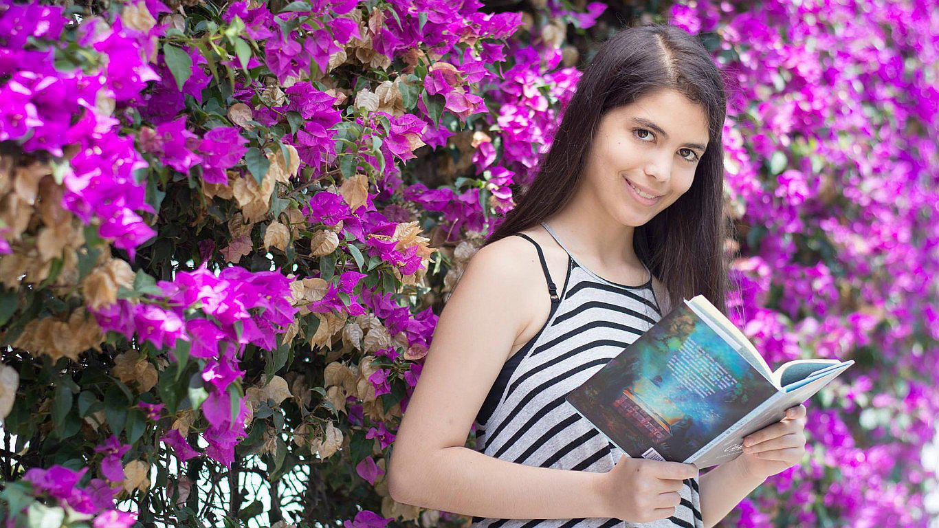 Adolescente peruana es considerada una de las novelistas más jóvenes de América Latina