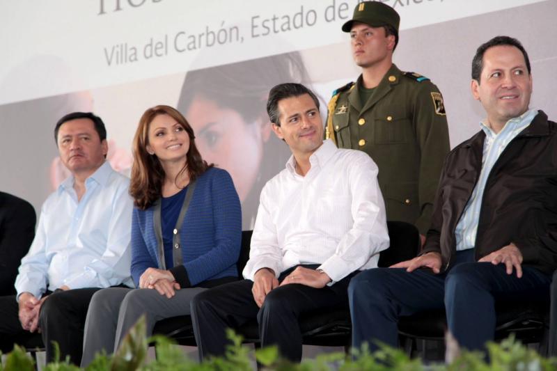 Operan a presidente Peña Nieto por tumor en tiroides