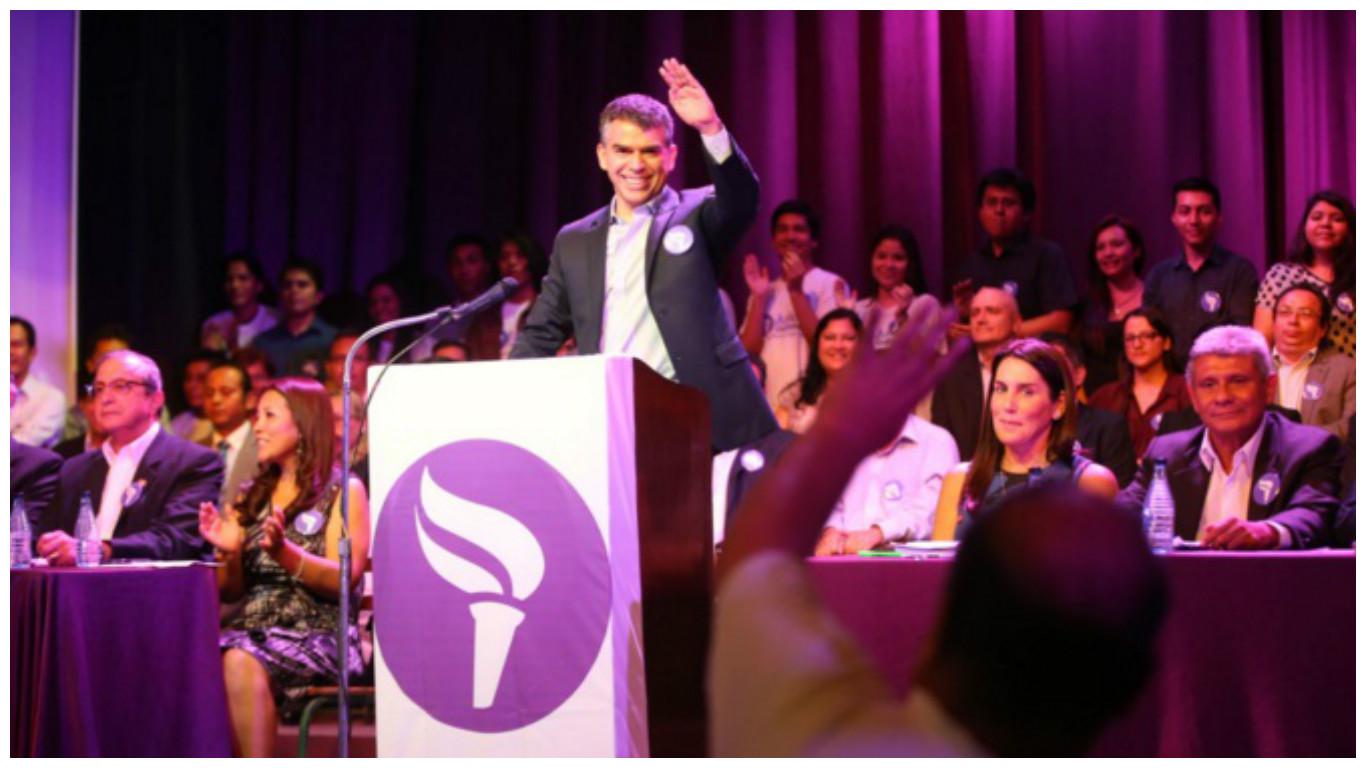 Julio Guzmán: Todos por el Perú tomará vía constitucional para mantener logo morado