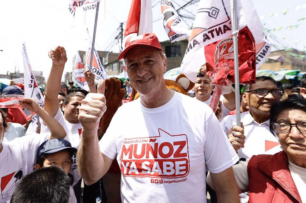 Elecciones 2018: Muñoz afirma confiar en el voto electrónico (VIDEO Y FOTOS)