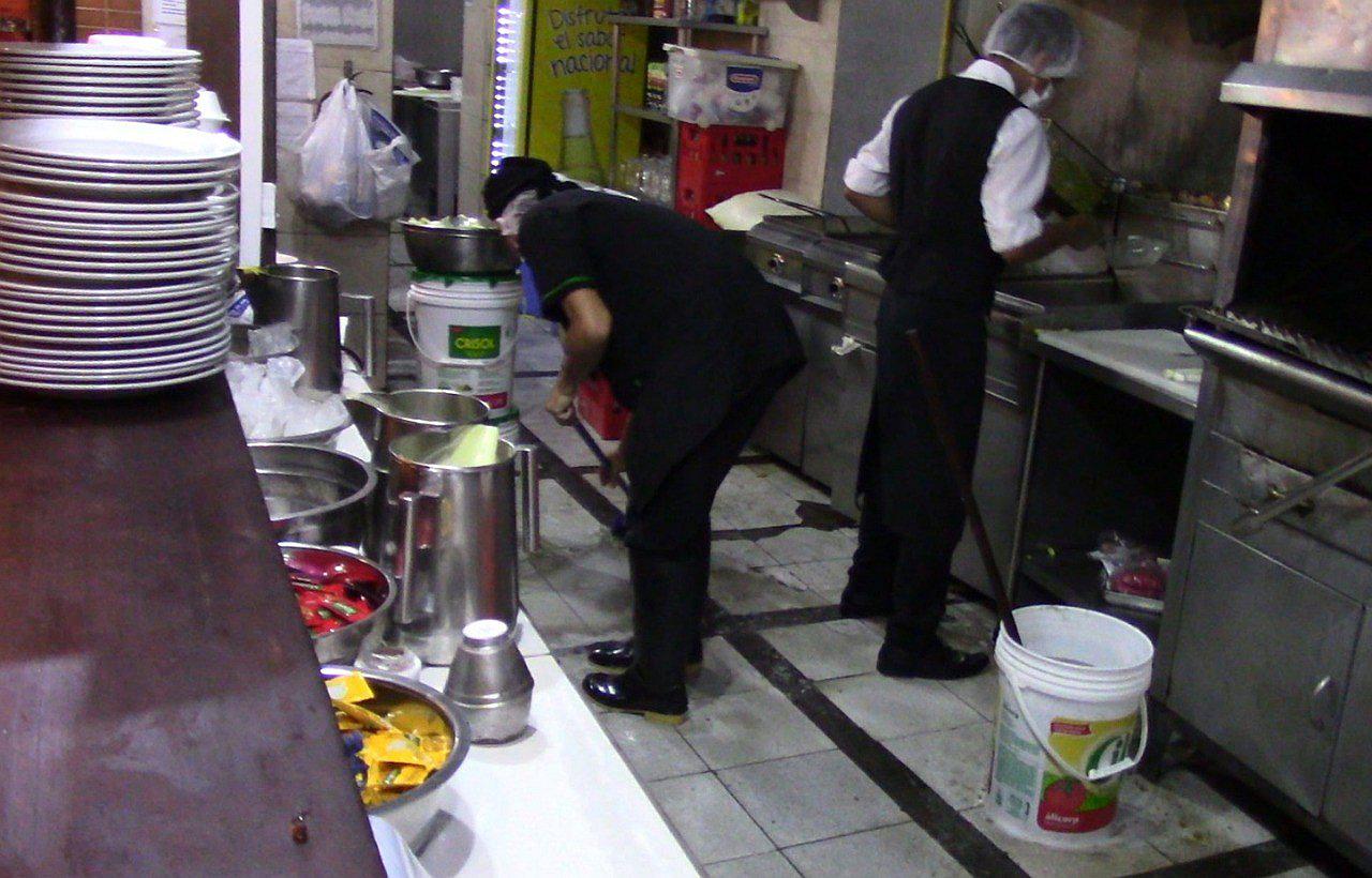 Restaurantes del centro histórico fueron intervenidos por infringir normas sanitarias 