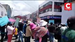 Protesta ante sede del Gobierno Regional de Junín terminó con bombas lacrimógenas 