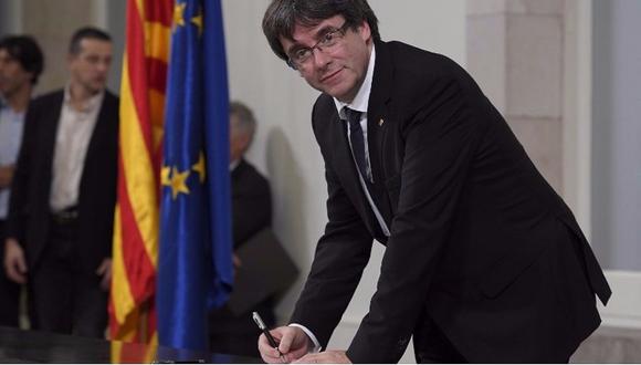 Puigdemont pide a Rajoy plazo para dialogar y negociar una salida al conflicto (VIDEO)