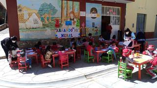 Docentes de educación inicial conmemoran su día y reflexionan sobre problemas de la teleeducación en Huancavelica