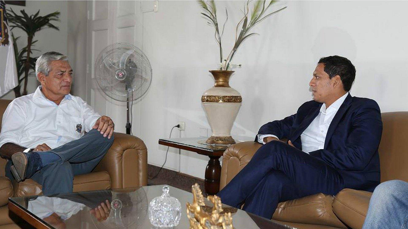 Trujillo: Luis Valdez se reunió con Elidio Espinoza para construcción de pistas 