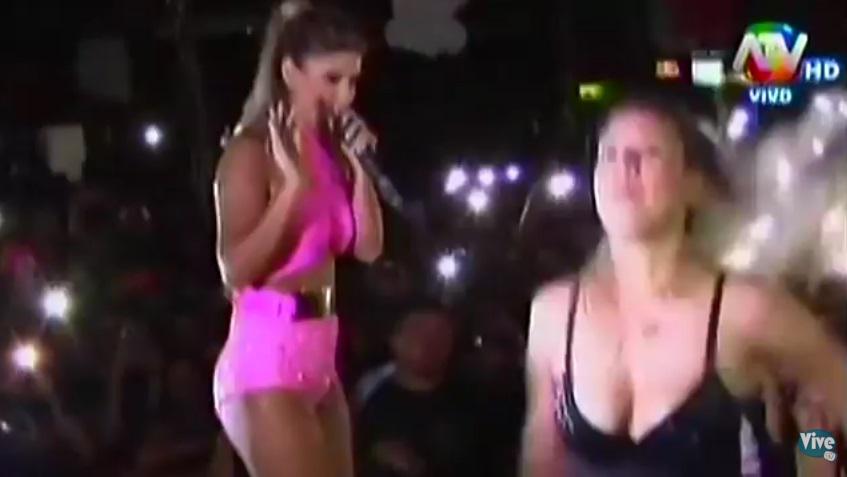 Yahaira Plasencia: esta bailarina dejó ‘chiquita’ a reina del totó (VIDEO)