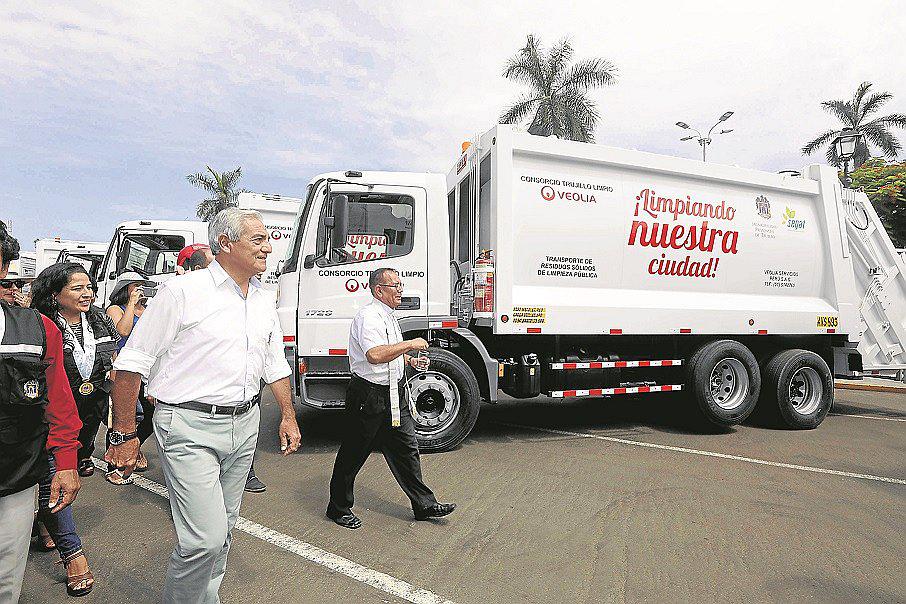  Elidio Espinoza presenta  16 nuevas compactadoras (VIDEO)