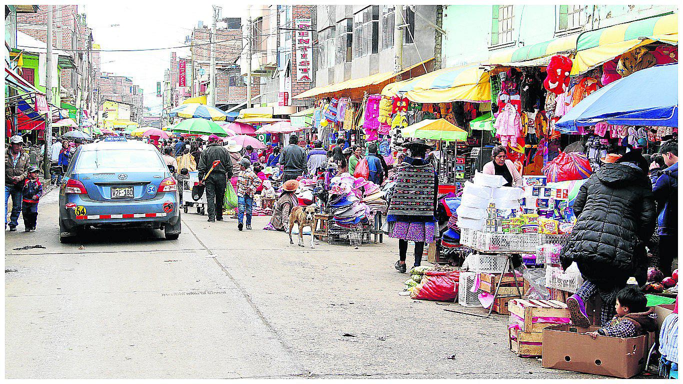 Legendaria feria dominical de Huancayo subsiste solo con inquilinos 