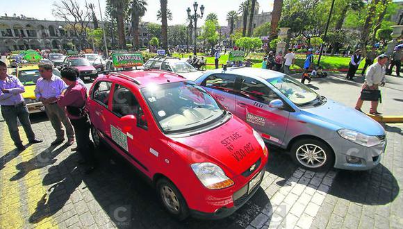 Taxistas amenazan al Gobierno Regional de Arequipa con realizar paro