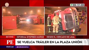 Accidente de tráiler causa caos en Plaza Unión con severa congestión vehicular