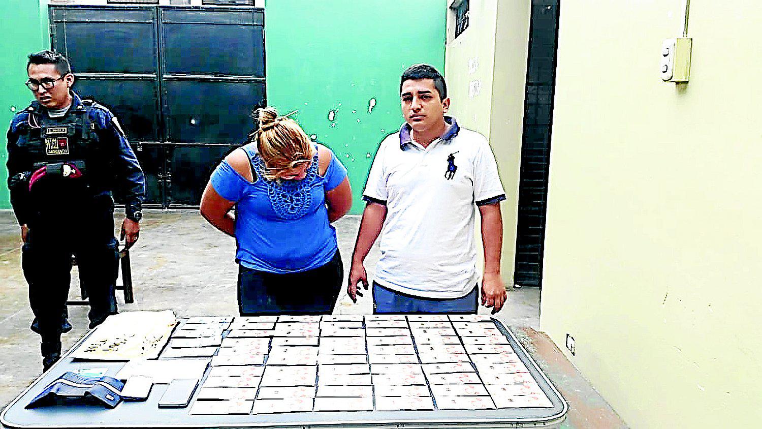 Pareja cae con 3,400 soles falsos 