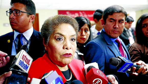 Chimbote: Documento revela que Luz Salgado fue madrina de Álvarez