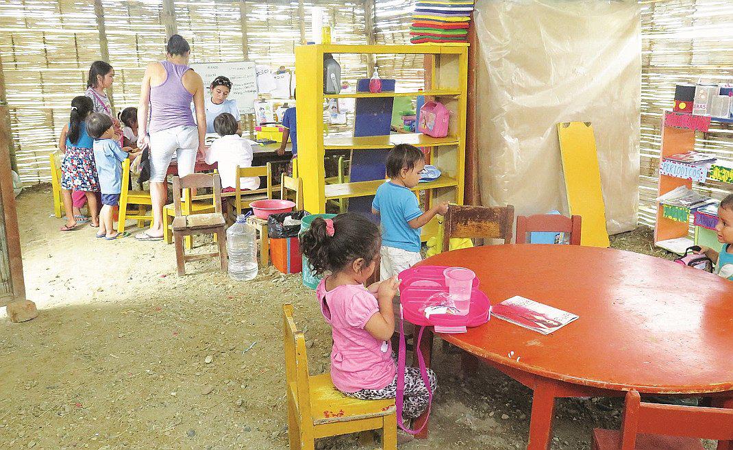 Tumbes: Alumnos de I.E “Rayitos de Sol” estudian en condiciones precarias y sin baños 