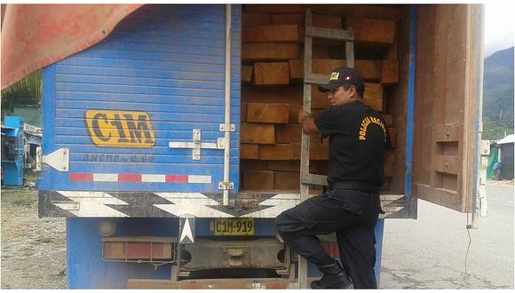 En control policial decomisan madera valorizada en 32 mil soles 