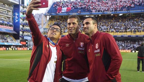 Perú vs Argentina: La selección peruana y los hinchas rojiblancos ya llegaron a la 'Bombonera' (VIDEO)
