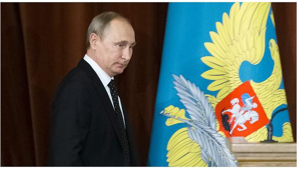 Vladimir Putin llega a Crimea en medio de la escalada de tensión con Ucrania