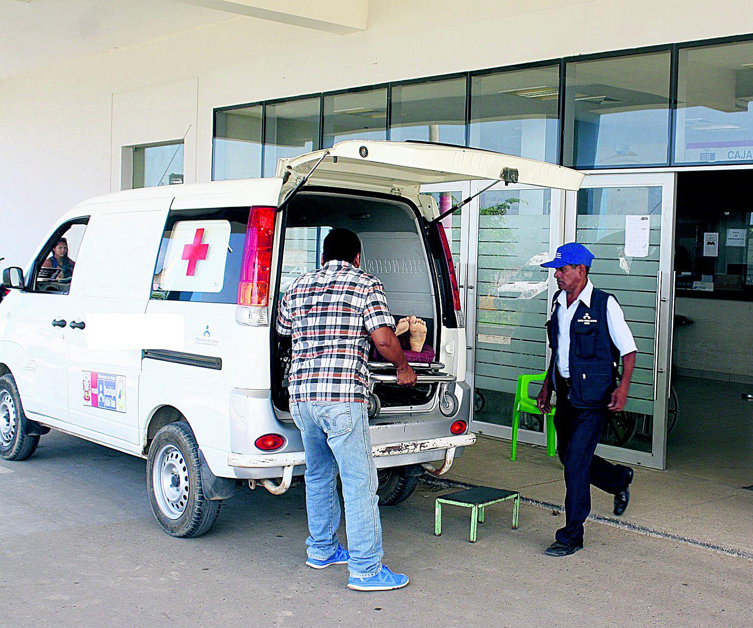 Triple choque de vehículos deja dos heridos graves en el distrito de Canoas de Punta Sal 
