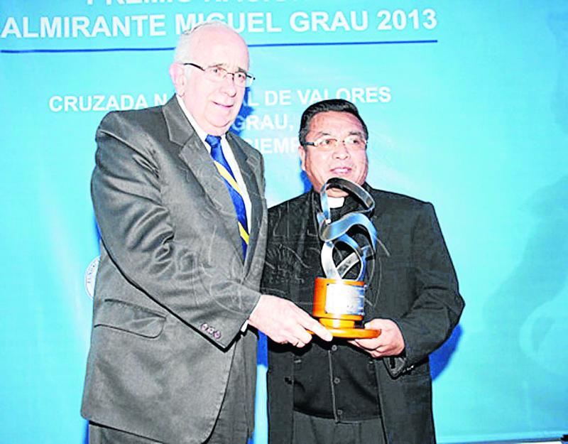 Sacerdote jaujino  obtiene premio nacional de valores