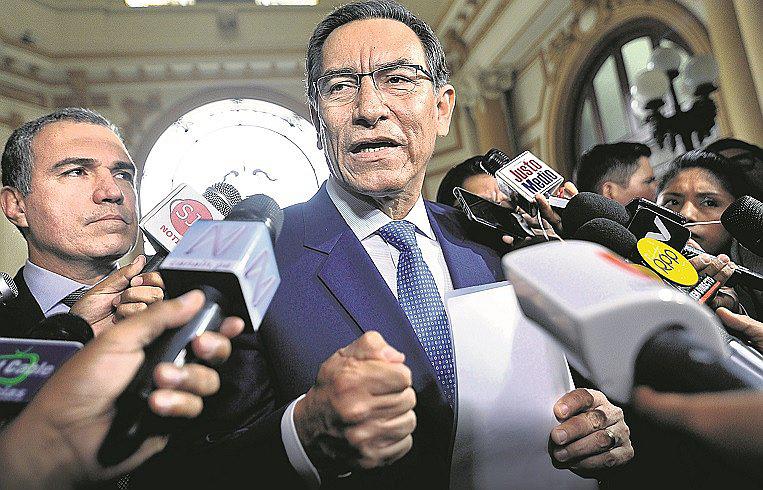 Vizcarra acude al Congreso y provoca “desaire” junto a ministros