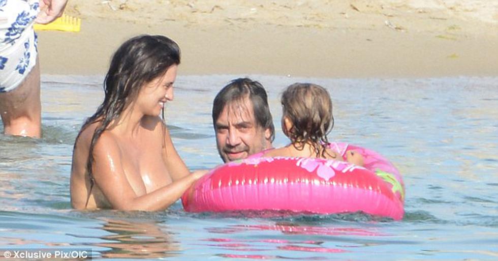 Penélope Cruz hizo topless en Córcega