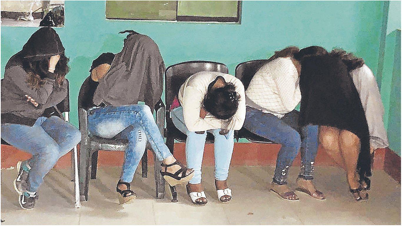 Intervienen a cinco mujeres en prostíbulo “Las Vegas” en Olmos 