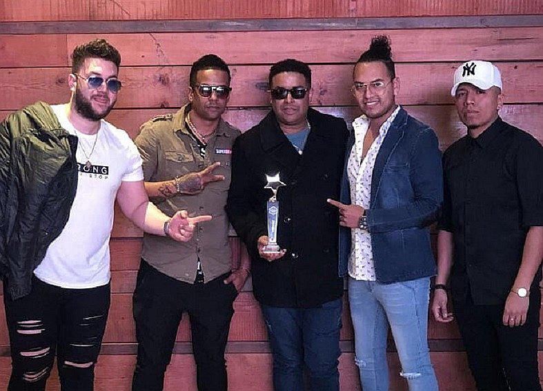 Peruanos Mayimbe ganan premio Billboard en Colombia y arrasan con Niche 