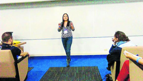 Oradora peruana destaca en Campeonato Mundial de Debate