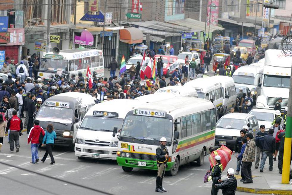 Limeños sufrieron por falta de transporte público