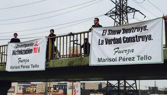 ​Desde WhatsApp: Colocan pancartas en apoyo a congresista Marisol Pérez Tello
