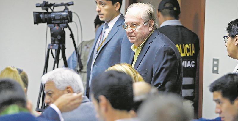 Luis Nava (Francisco Neyra)