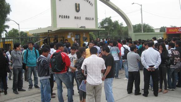 Universitarios se quedan sin catedráticos por falta de pagos en UNPRG