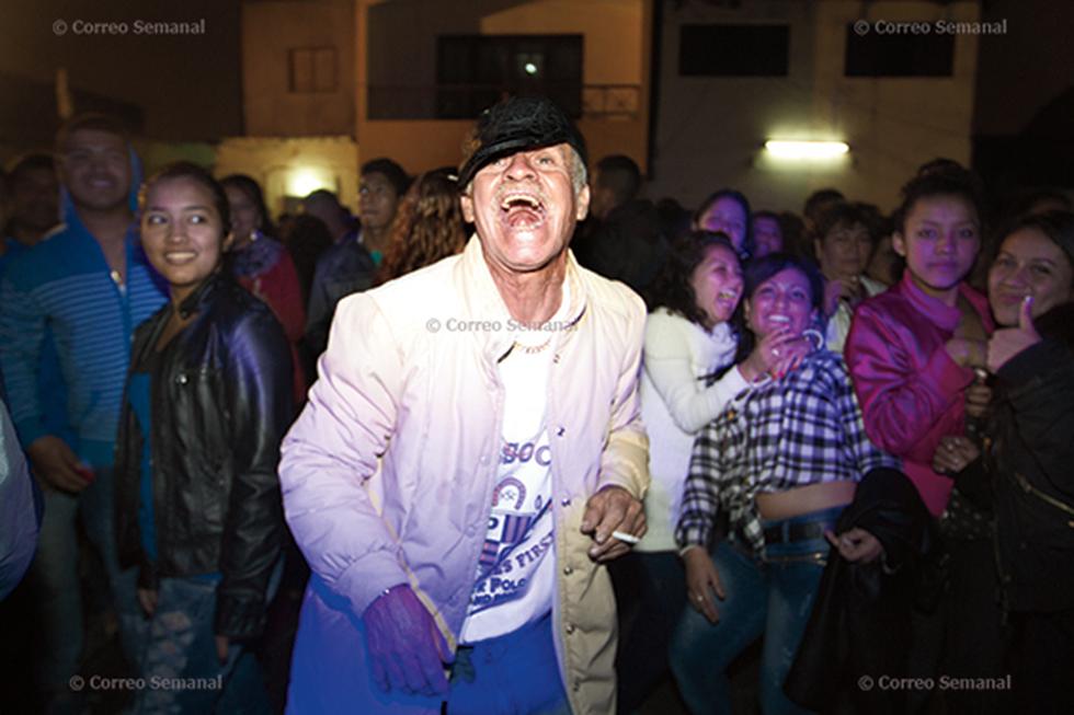 El barrio del movimiento: Salsa con clase en Barrios Altos (Fotos)