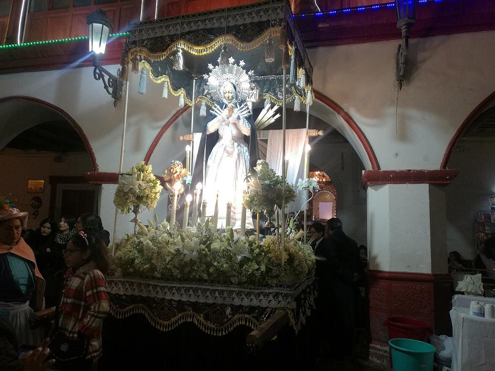​Gran fervor en procesión a Virgen Dolorosa y Señor de Santo Sepulcro