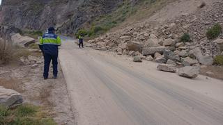 Arequipa: Sismo provoca deslizamientos de cerros en Caylloma