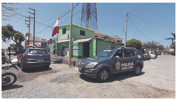 Ambos acudieron a disfrutar de la playa Las Rocas en el distrito de Pimentel y cinco hampones los sorprenden con pistolas.