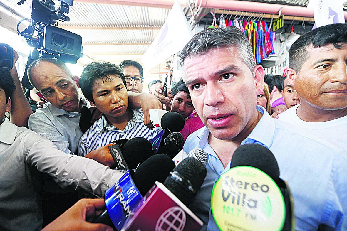 Partido de Julio Guzmán amenaza con actuar legalmente contra el JNE