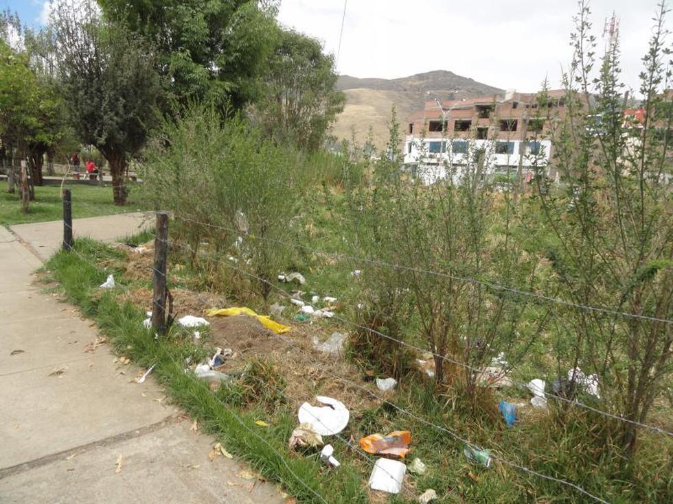 En Huancayo, Grau navega en indiferencia y basura (FOTOS)