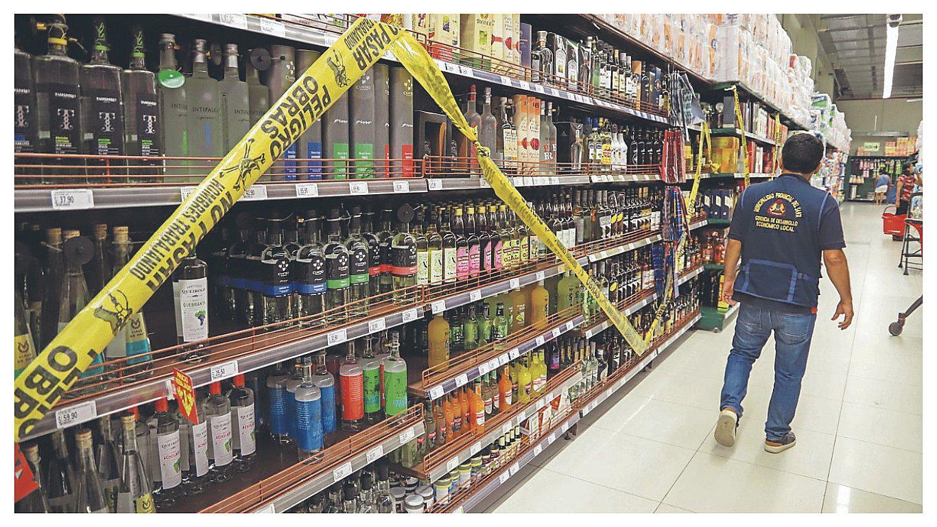 Chimbote: Autoridades exigen la venta solo de víveres de primera necesidad 