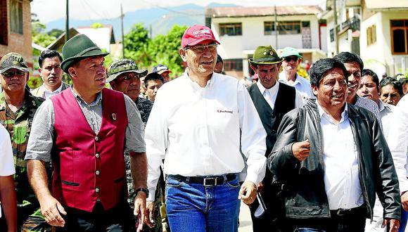 Presidente Martín Vizcarra llega a Huancayo para entrega de títulos