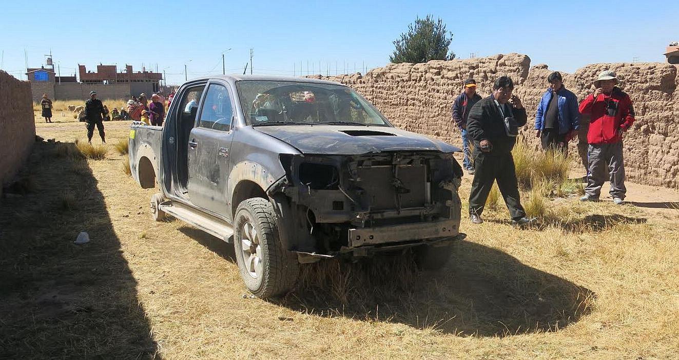 Policiales: Desmantelan camioneta y luego la abandonan en Juliaca