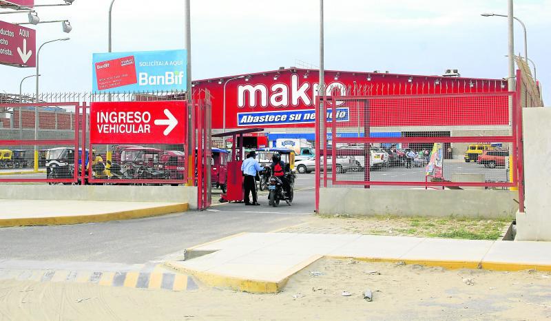 Extraño asalto y robo a tiendas Makro