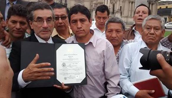 Waldo Ríos recibió credenciales como gobernador de Áncash